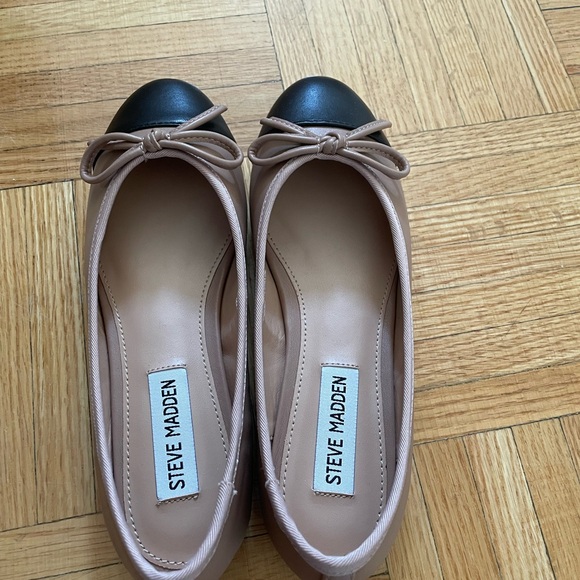 Steve Madden Ellison Flats - Picture 3 of 4